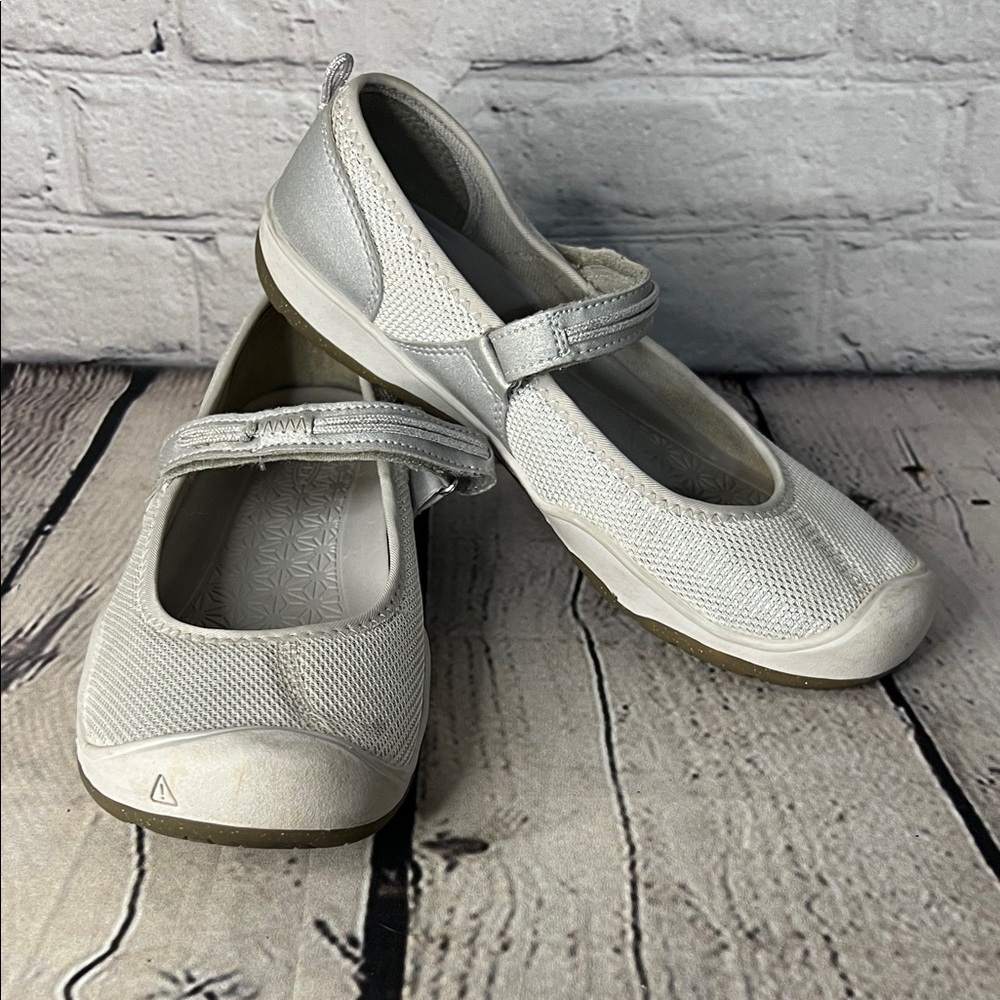 * Keen Women's Silver and White Mules